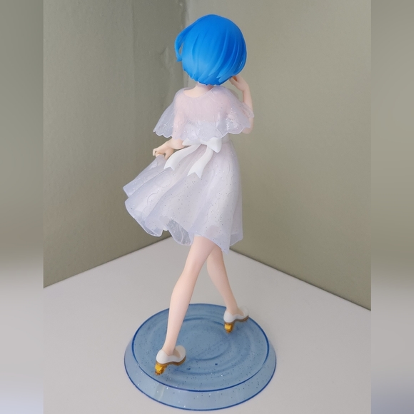 Rem Elegant Figure - Picture 3 of 7